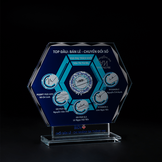 kỷ niệm chương pha lê lục giác