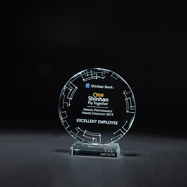 cúp vinh danh hình tròn