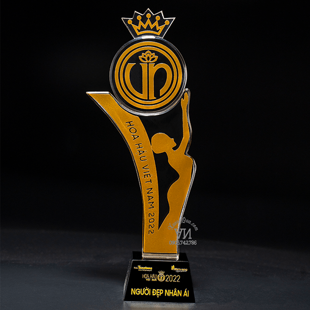 Cúp vinh danh hội thi nhan sắc
