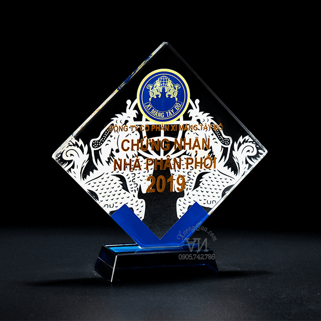 Cúp vinh danh đối tác