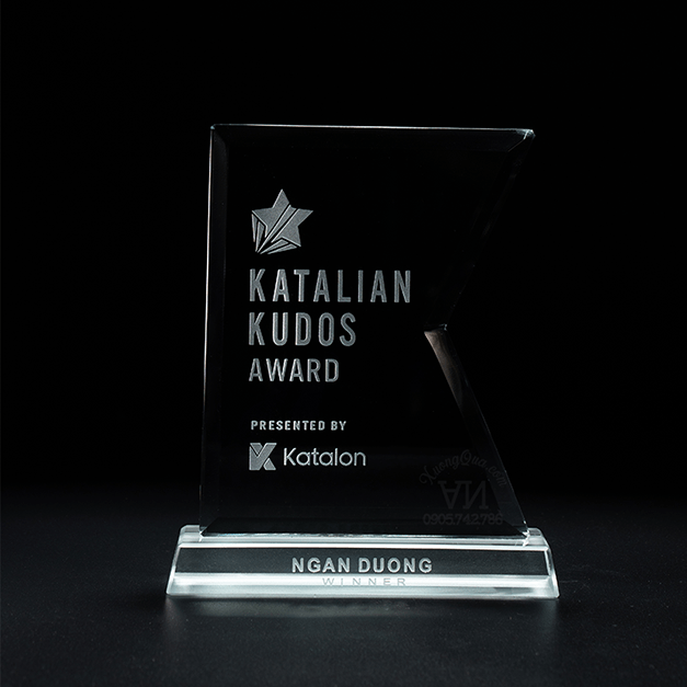 Cúp vinh danh winner